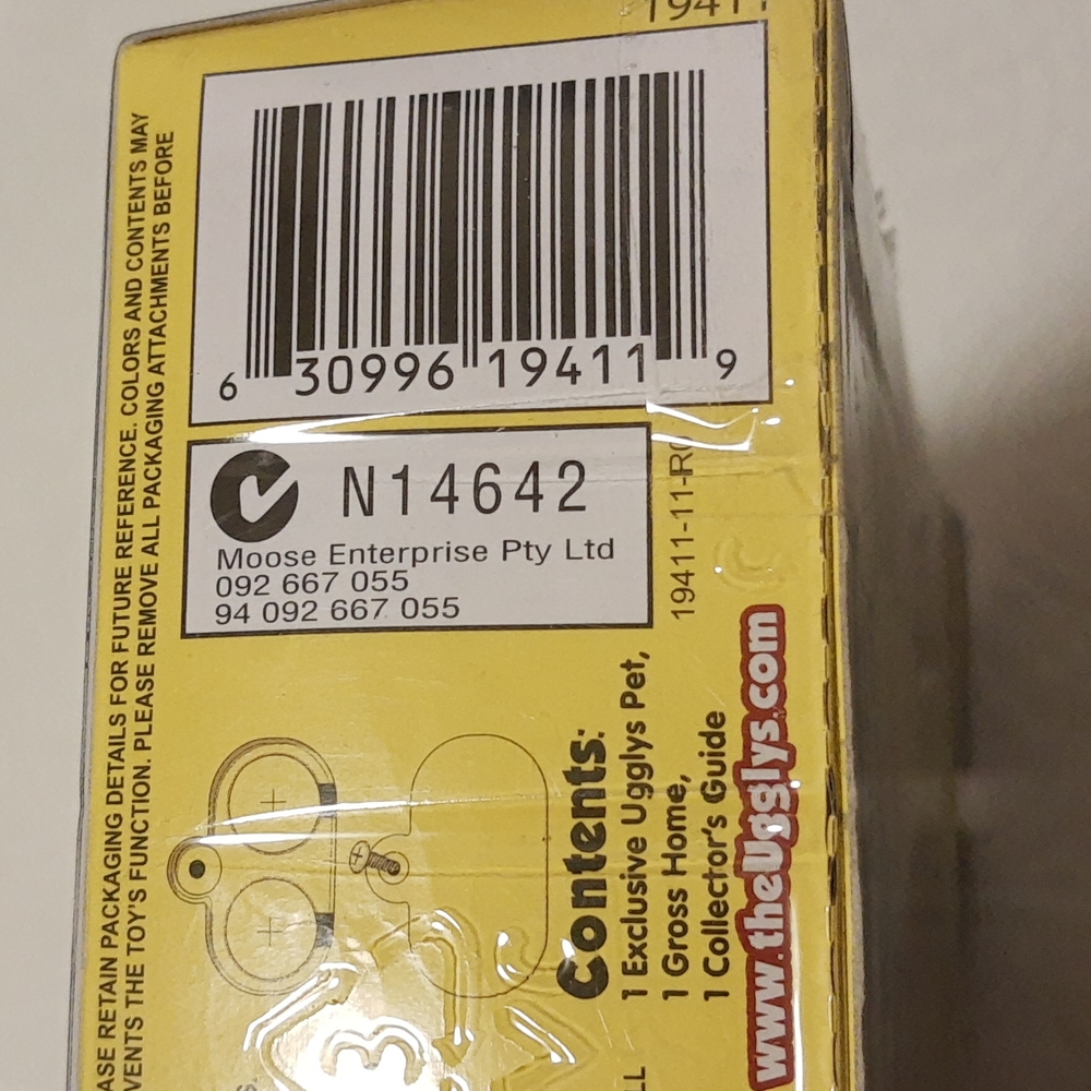 The Ugglys Pet Shop Series 1 Exclusive Slabrador Toy Collectible (Box Damage) - Picture 12 of 13